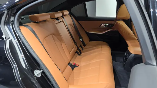 BMW 3 Series (G20) 320i M 2025 11