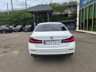 BMW 5 Series (G30) 530i 2020 4
