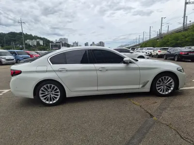 BMW 5 Series (G30) 530i 2020 8