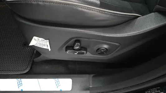 KG Mobility 렉스턴 아레나 2.2 4WD 2023 33