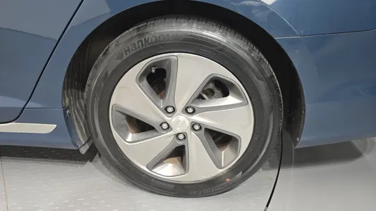 Hyundai LF 2.0 HEV 2015 21