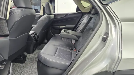 Lexus NX350h 2 2025 12