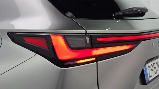 Lexus NX350h 2 2025 23