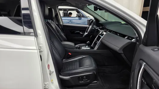 Land Rover 2 D180 SE 2020 11