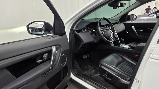 Land Rover 2 D180 SE 2020 10