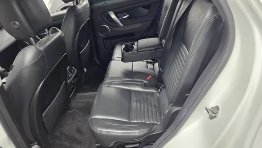 Land Rover 2 D180 SE 2020 26