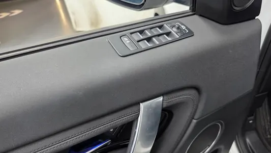Land Rover 2 D180 SE 2020 29