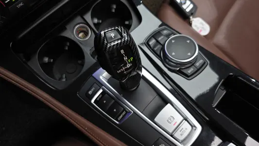 BMW 5 Series (F10) 520d 2015 8