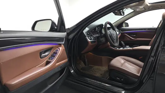 BMW 5 Series (F10) 520d 2015 9