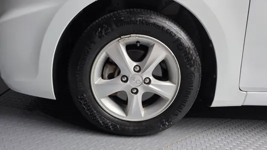 Hyundai () 1.6 VGT 2012 5