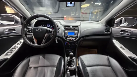 Hyundai () 1.6 VGT 2012 7