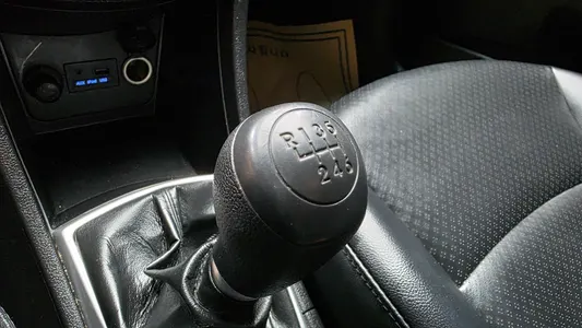 Hyundai () 1.6 VGT 2012 9