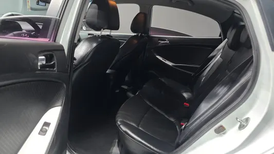 Hyundai () 1.6 VGT 2012 12