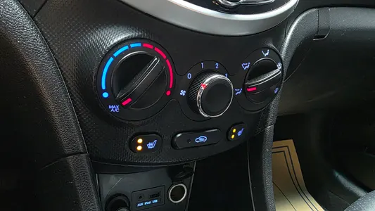 Hyundai () 1.6 VGT 2012 15