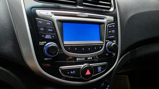 Hyundai () 1.6 VGT 2012 17