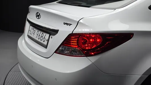 Hyundai () 1.6 VGT 2012 23