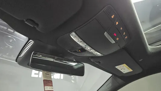 Mercedes-Benz C-Class W205 C200 2020 18