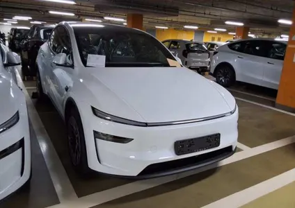 Tesla Y L AWD 2026 8