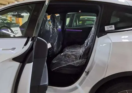 Tesla Y L AWD 2026 11