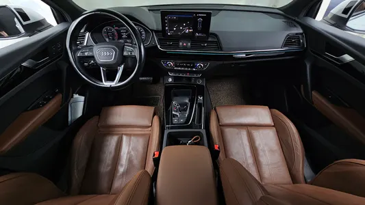 Audi Q5 (FY) 40 TDI 2022 7