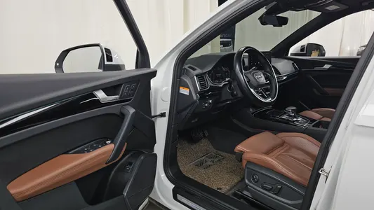Audi Q5 (FY) 40 TDI 2022 10