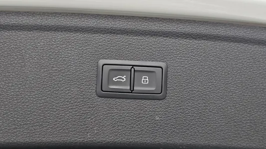 Audi Q5 (FY) 40 TDI 2022 33