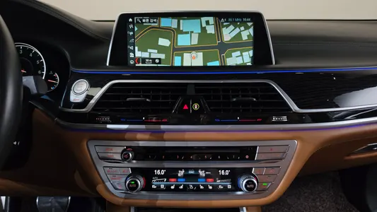 BMW 7 Series (G11) M760Li xDrive 2017 13