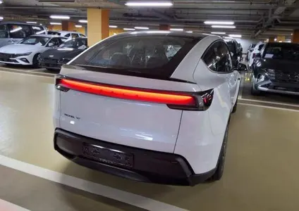 Tesla Y L AWD 2026 6