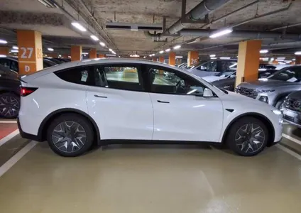 Tesla Y L AWD 2026 12