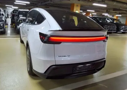 Tesla Y L AWD 2026 10