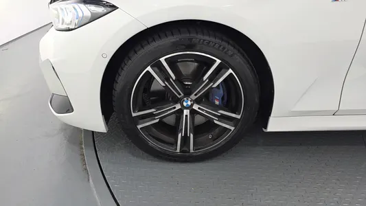 BMW 3 Series (G20) 320i M 2025 5