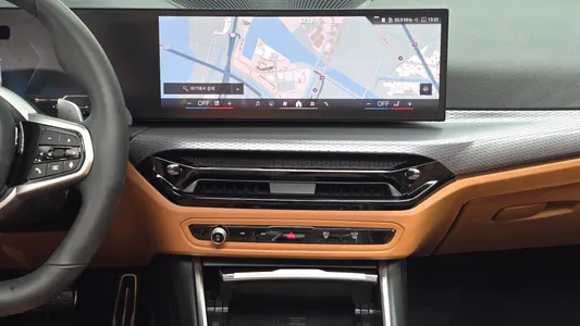 BMW 3 Series (G20) 320i M 2025 13
