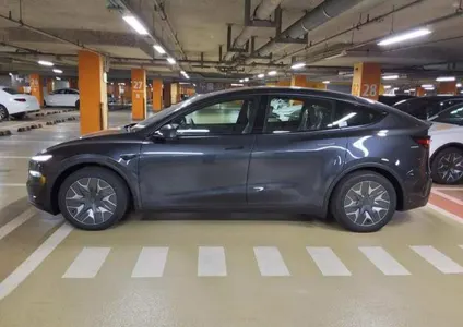 Tesla Y L AWD 2026 5