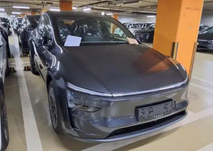 Tesla Y L AWD 2026 8