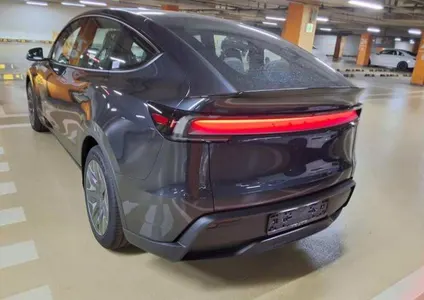 Tesla Y L AWD 2026 9