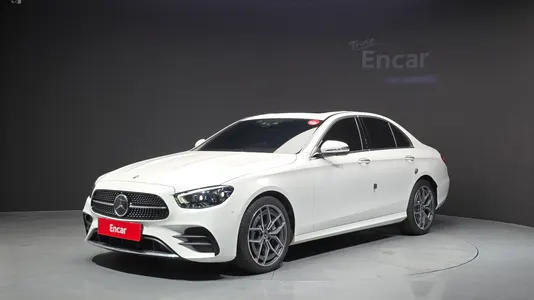 Mercedes-Benz E-Class W213 E220d 4MATIC AMG Line 2023