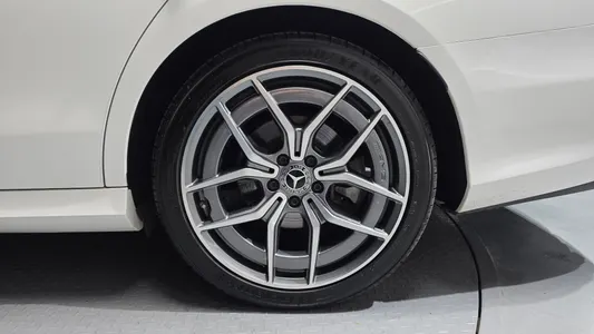 Mercedes-Benz E-Class W213 E220d 4MATIC AMG Line 2023 21