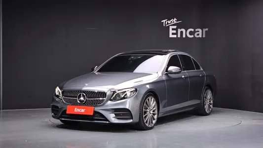 Mercedes-Benz E-Class W213 E300 4MATIC AMG Line 2017