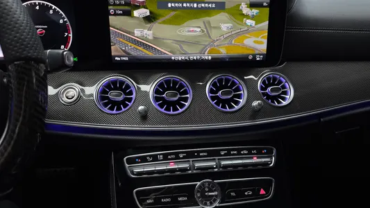 Mercedes-Benz E-Class W213 E300 4MATIC AMG Line 2018 14