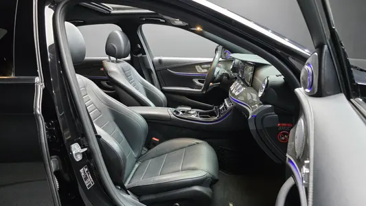 Mercedes-Benz E-Class W213 E300 4MATIC AMG Line 2018 26
