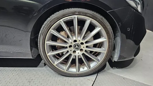 Mercedes-Benz E-Class W213 E300 4MATIC AMG Line 2018 21