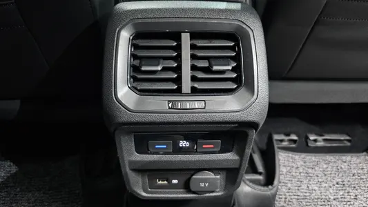 Volkswagen 2 2.0 TDI 2018 18