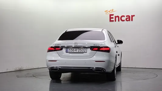 Mercedes-Benz E-Class W213 E220d 4MATIC 2023 4