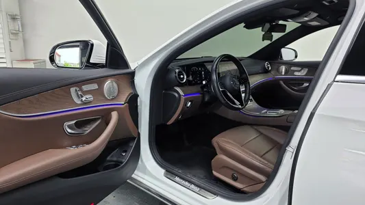 Mercedes-Benz E-Class W213 E220d 4MATIC 2023 10
