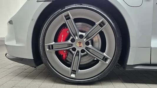 Porsche 타이칸 GTS 2026 4