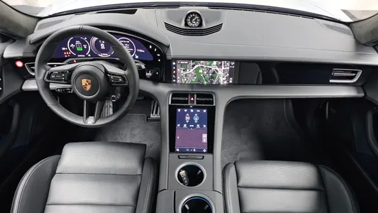 Porsche 타이칸 GTS 2026 6