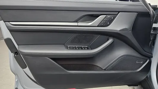 Porsche 타이칸 GTS 2026 24