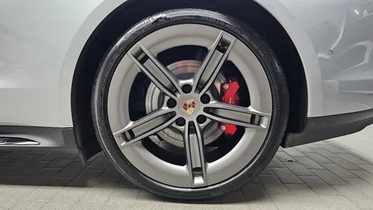 Porsche 타이칸 GTS 2026 21