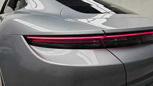 Porsche 타이칸 GTS 2026 23