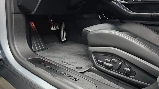 Porsche 타이칸 GTS 2026 30